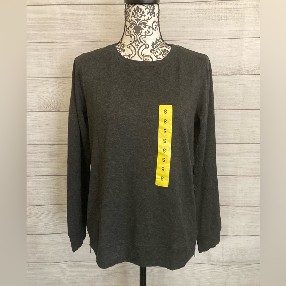 Matty M | NWT Women’s Charcoal Gray Long Sleeve Crew Neck